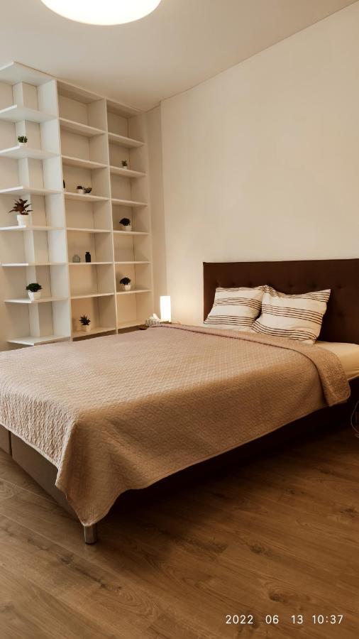 Happy Inn Egle, Self Check-In-24-7, A-C, Parking-In-The-Underground-Garage Vilnius Luaran gambar